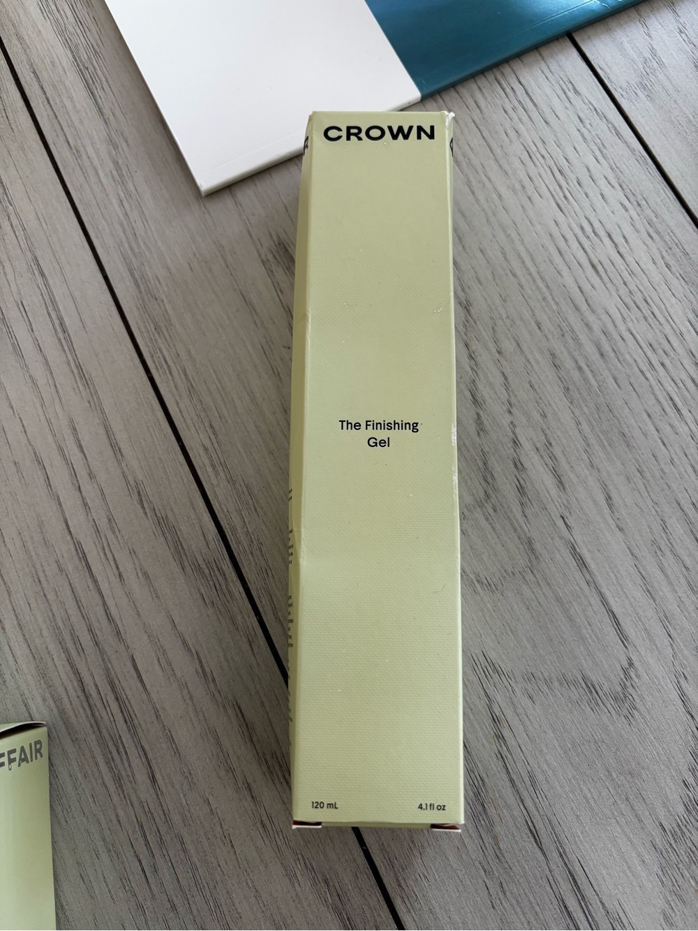 Crown The Finishing Gel - Pale Green Tube